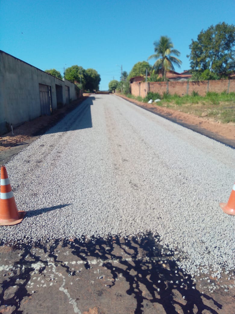 Abreulândia mantém construção de pavimentação asfáltica