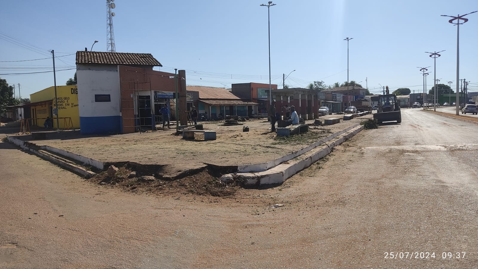 Começa revitalização da Praça Leandro Adorno em Divinópolis com recursos repassados pelo governo federal por meio do senador Irajá Abreu