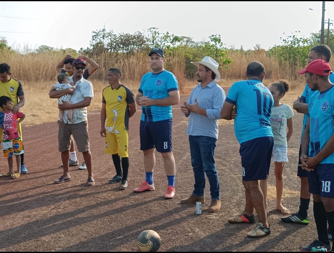 Na Zona Rural de Caseara Marcos do Chico, Diogo Felizari e o vereador e candidato a reeleição Railson se comprometem em melhorar estrutura do esporte no P.A Araguaia