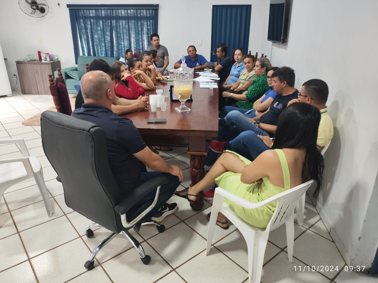 Prefeito, vice prefeita eleita, vereadores e secretários fazem reunião de alinhamento para a 2025 em Divinópolis do Tocantins