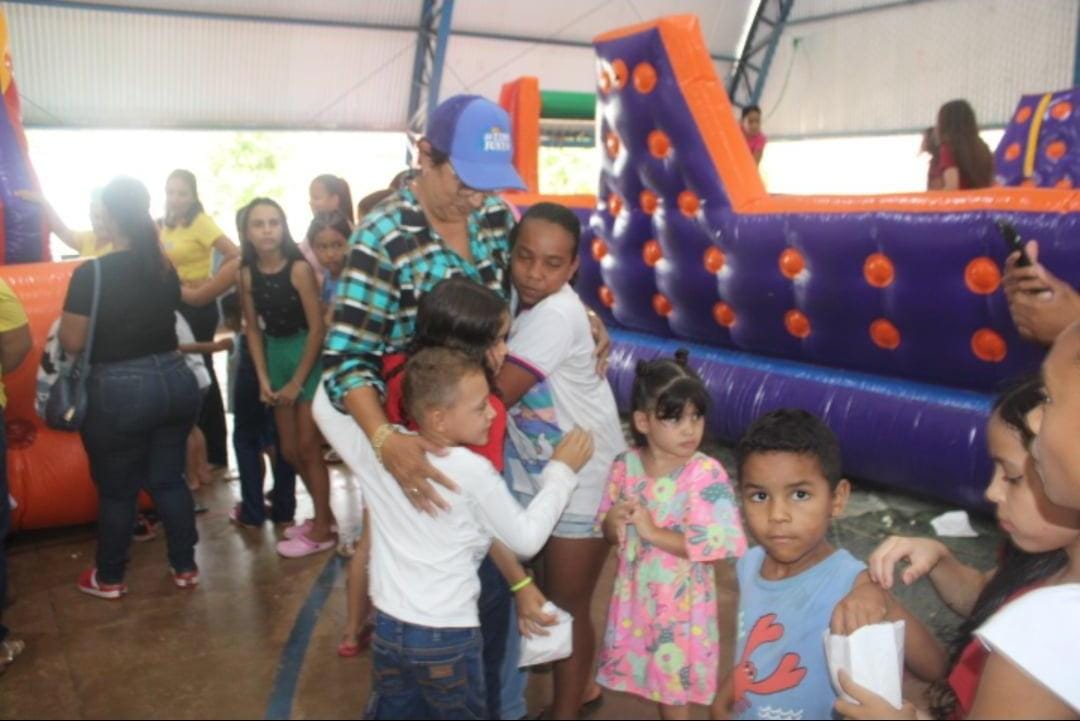 Nezita faz primeira aparição pública no distrito de Campina Verde na Festa das Crianças após ser reeleita em Monte Santo do Tocantins