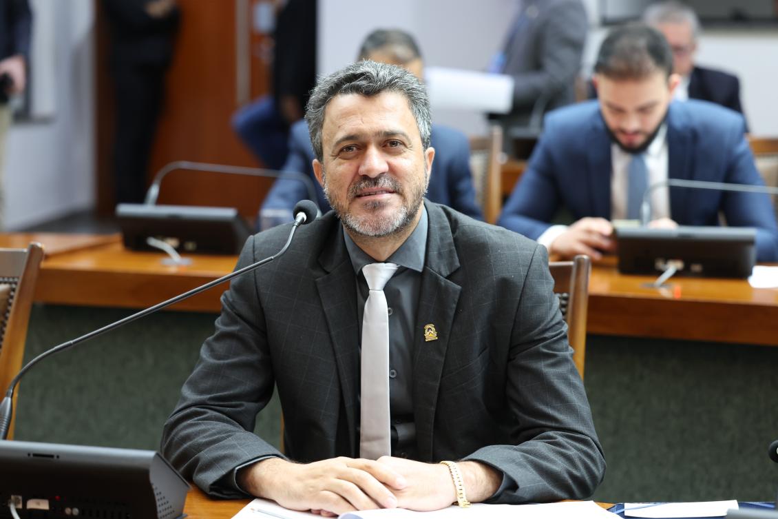 Deputado Luciano Oliveira aprova emendas ao orçamento que incentivam o desenvolvimento regional