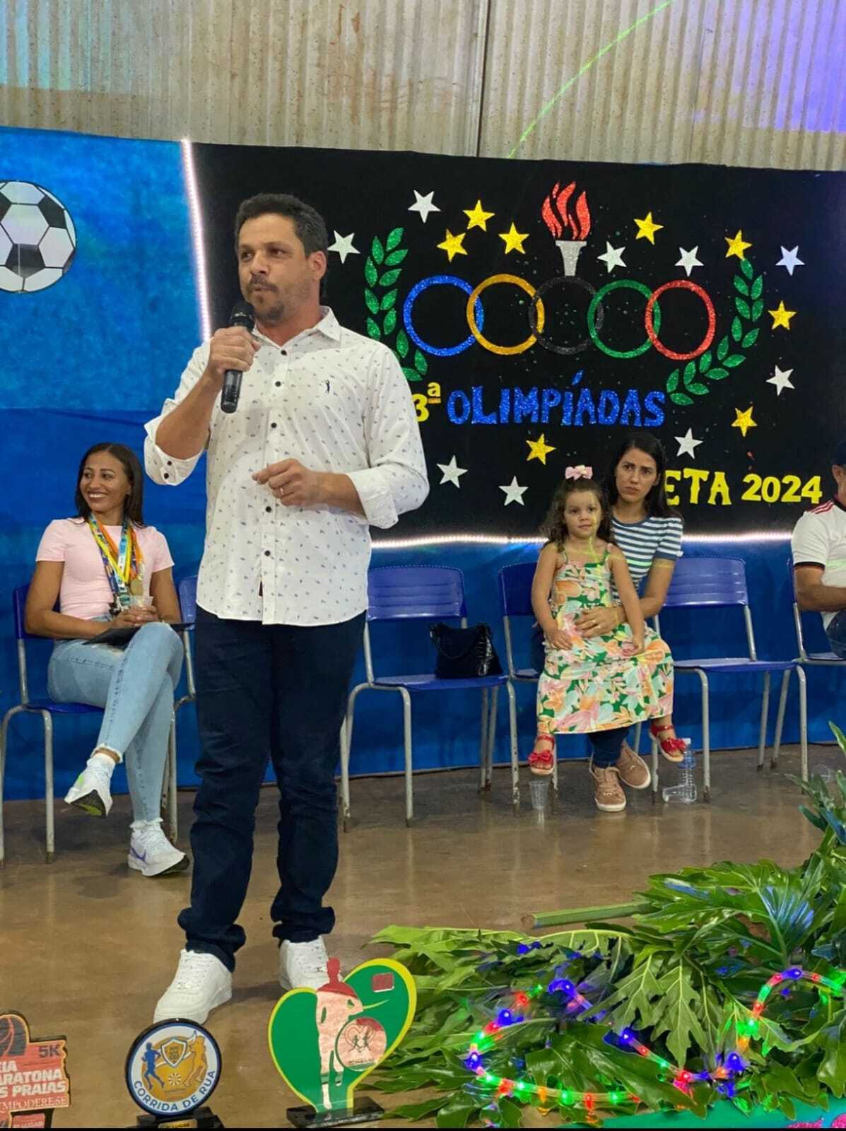 Marcos do Chico participa da abertura das Olimpiádas do Colégio Estadual Trajano de Almeida em Caseara