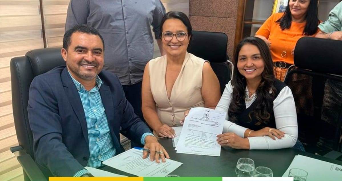 Prefeita de Monte Santo Enfermeira Nezita participa de reunião com governador Wanderley e prefeitos do Consórcio Vale do Araguaia