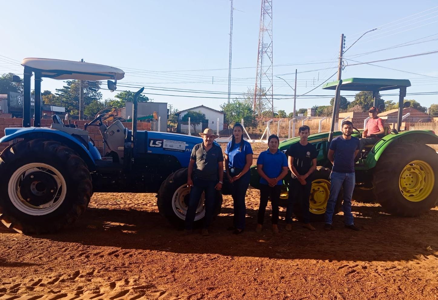 Prefeitura de Caseara através da Secretaria municipal de Agricultura Pecuária e pesca inicia processo de gradagem que atende agricultores familiares.