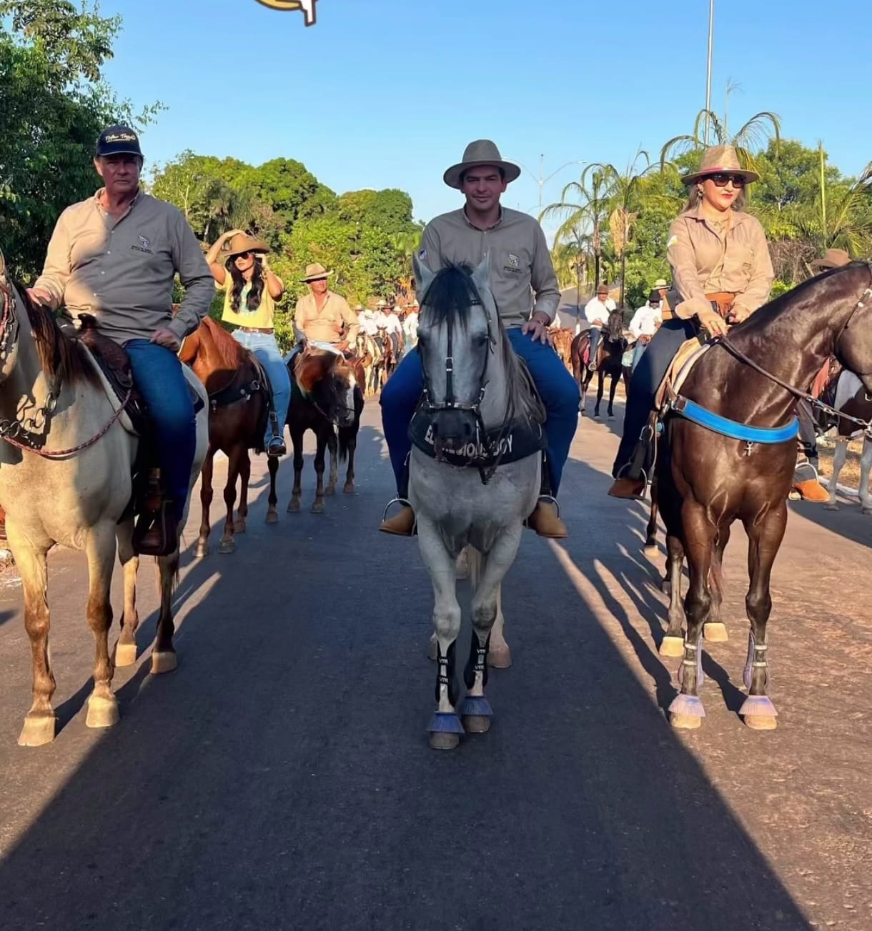 Irmão Geciran, Rosinauria e Luciano Oliveira participam da  Cavalgada de Dois Irmãos do Tocantins