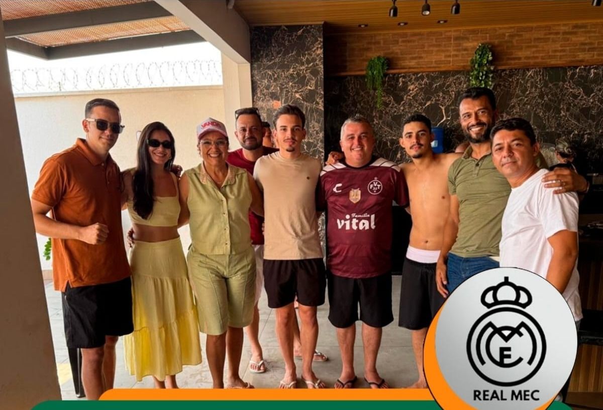 Prefeita Enfermeira Nezita prestigia confraternização do Real MEC, campeão municipal de futebol em Monte Santo do Tocantins