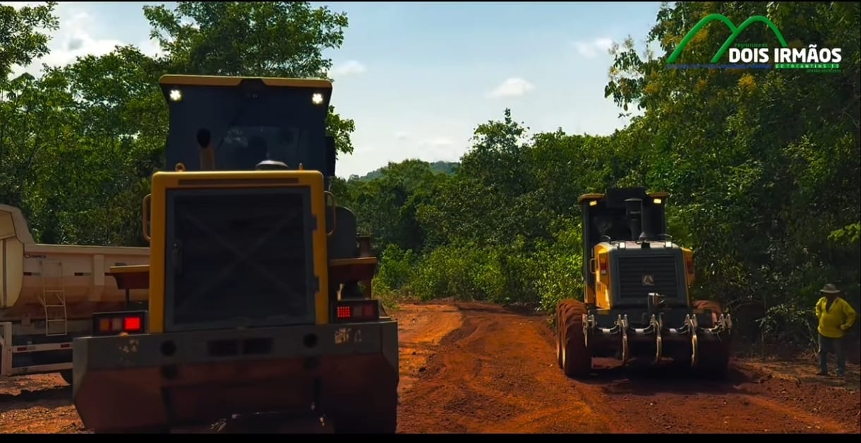 Prefeitura intensifica recuperação de estradas vicinais na região da Serra da Lopa, em Dois Irmãos do Tocantins