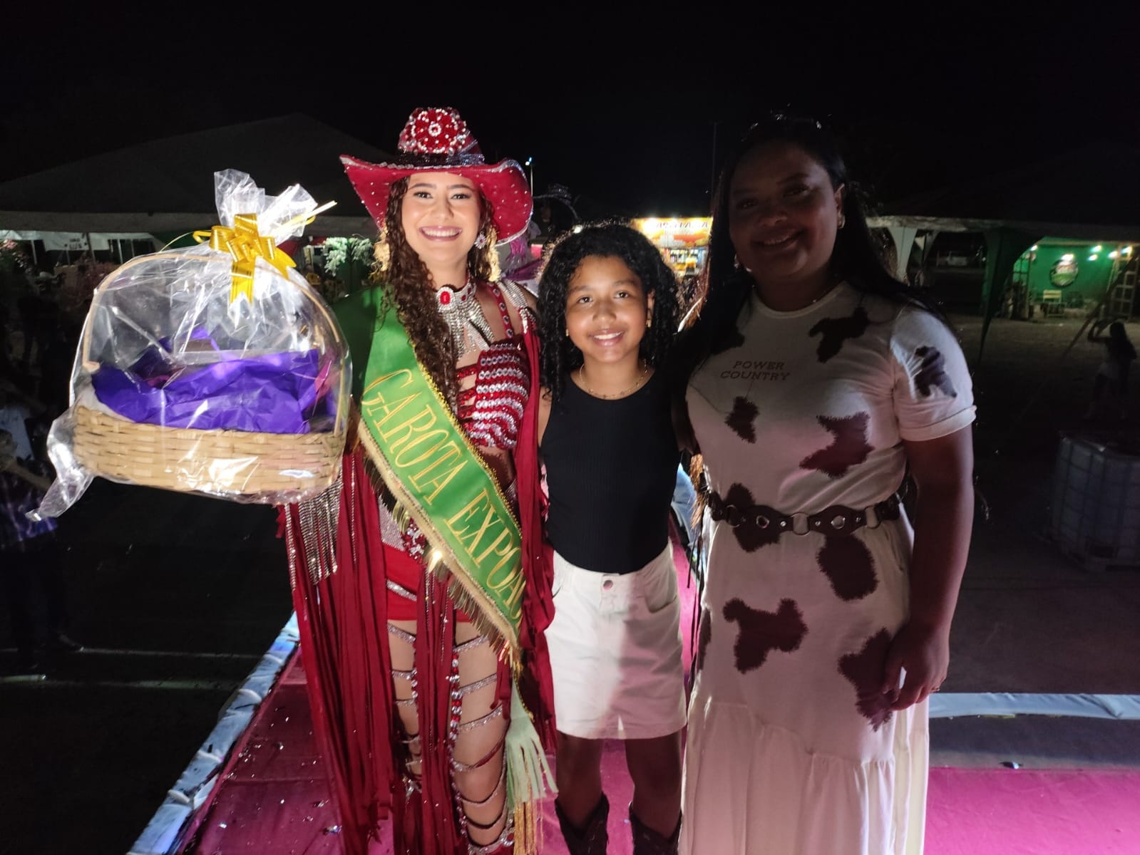 Talita Barros é eleita Garota Expoagro 2025 da Exposição Agropecuária de Abreulândia