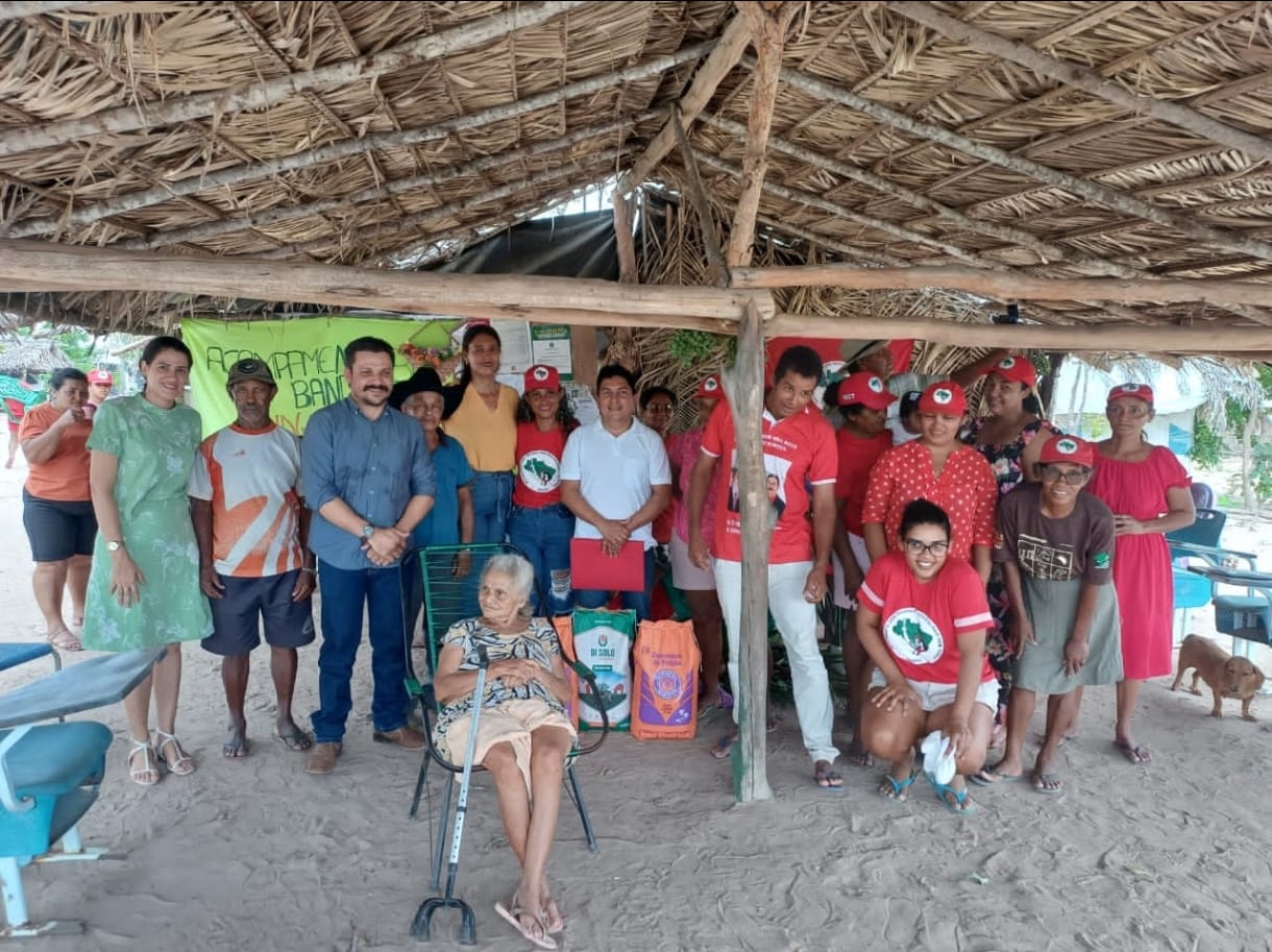 Prefeito Marcos do Chico realiza visita oficial ao acampamento Beatriz Bandeira e reforça diálogo com trabalhadores rurais em Caseara