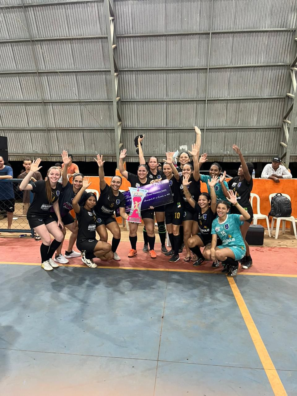 ADD Divinópolis conquista título invicto do 2º Torneio Regional de Futsal Feminino de Marianópolis