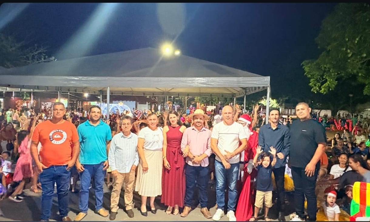 Vereadores prestigiam inauguração da decoração natalina e reforçam apoio institucional ao evento em Caseara