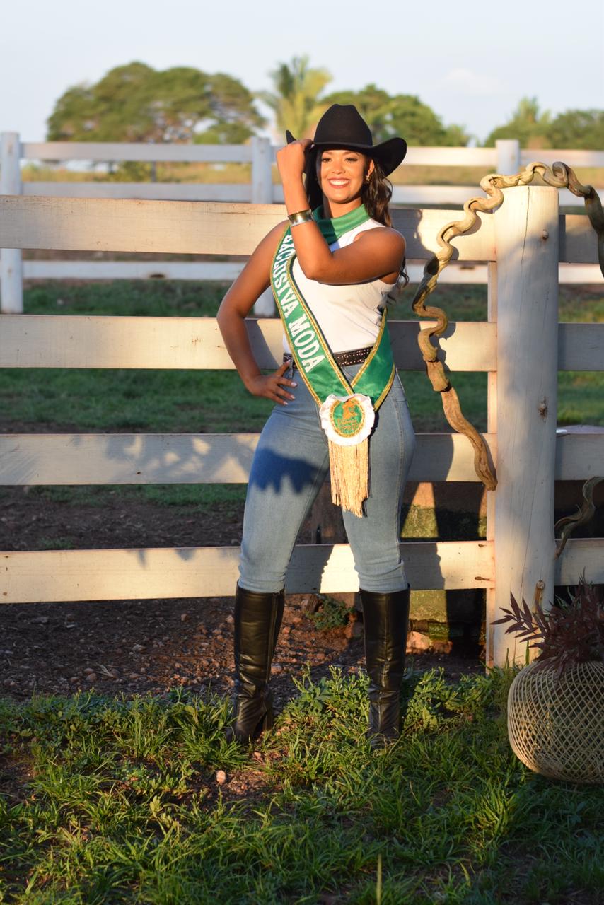 Veja entrevista de Hanna Mirely participante do desfile da Expoapi de Piçarra - PA, convidada para desfilar no concurso nacional: "imensamente feliz"
