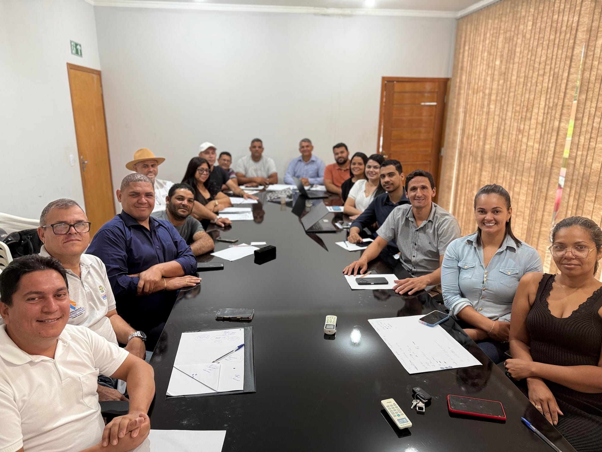 Poder Legislativo e Executivo de Caseara alinham orçamento e planejamento para 2026 em reunião no Palácio Vereador Jaldir Pereira