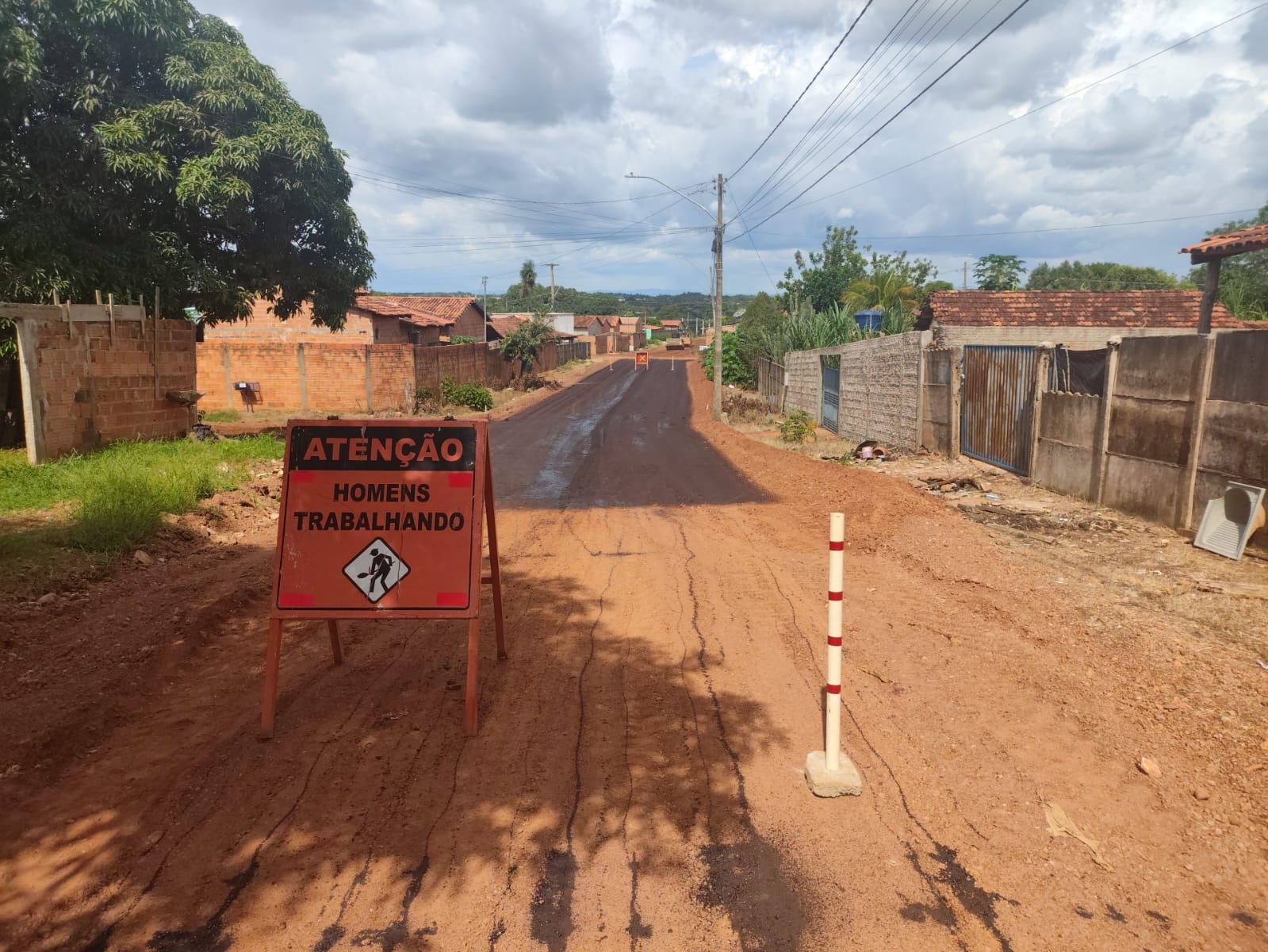 Asfaltamento começa a chegar em ruas do setor Fernandinho, na zona oeste de Divinópolis do Tocantins