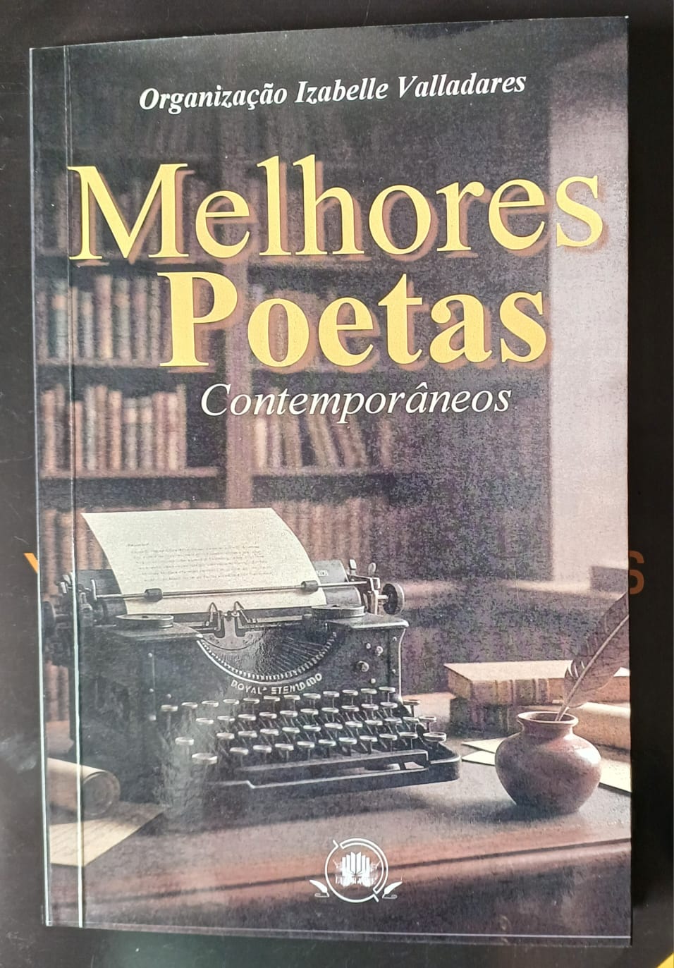 Escritor parsisense Toni Ferreira, está entre os melhores poetas contemporâneos 2025