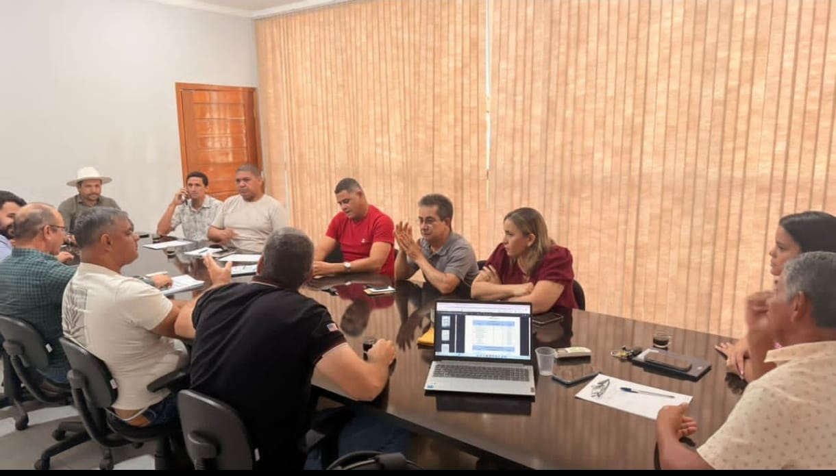Reunião no Legislativo de Caseara debate reorganização administrativa e reajuste a servidores