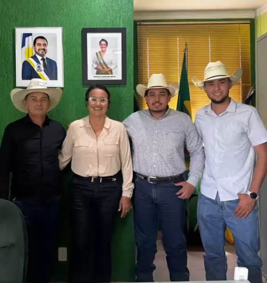 Prefeita Nezita Martins recebe organizadores da Festa do Peão da Fazenda Boa Lembrança em Monte Santo