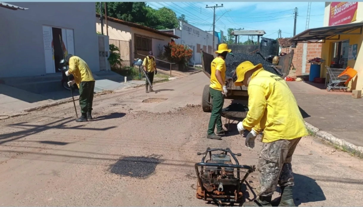 Brigada Ambiental dá sequência à operação tapa-buraco em Dois Irmãos do Tocantins
