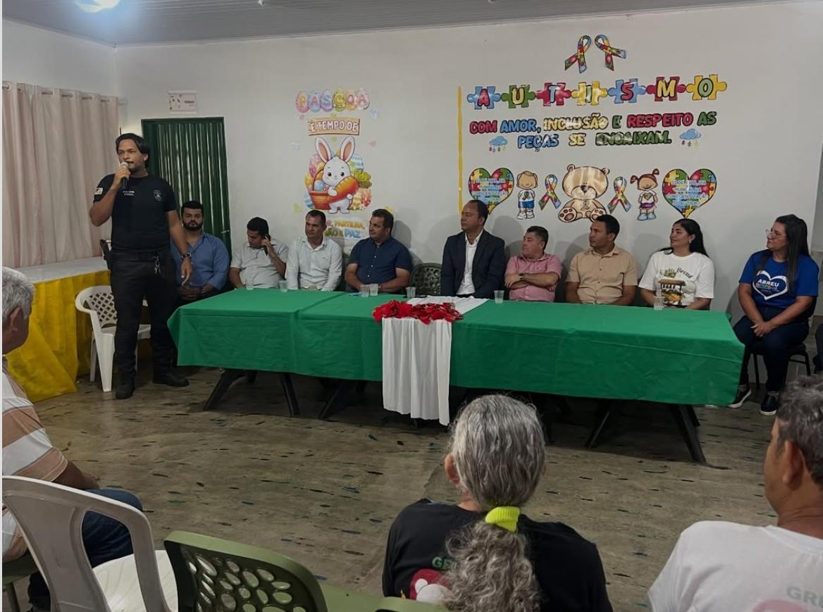 Secretário da Cidadania e Justiça Hélio Marques e o Superintendente de Administração Penitenciária Eldson Cunha participaram da reinalguração da Praça do SCFV de Abreulândia