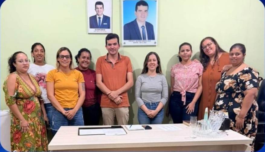 Prefeito Irmão Geciran e vice-prefeita Mel alinham apoio à estudantes em reunião com grupo de mulheres de Dois Irmãos