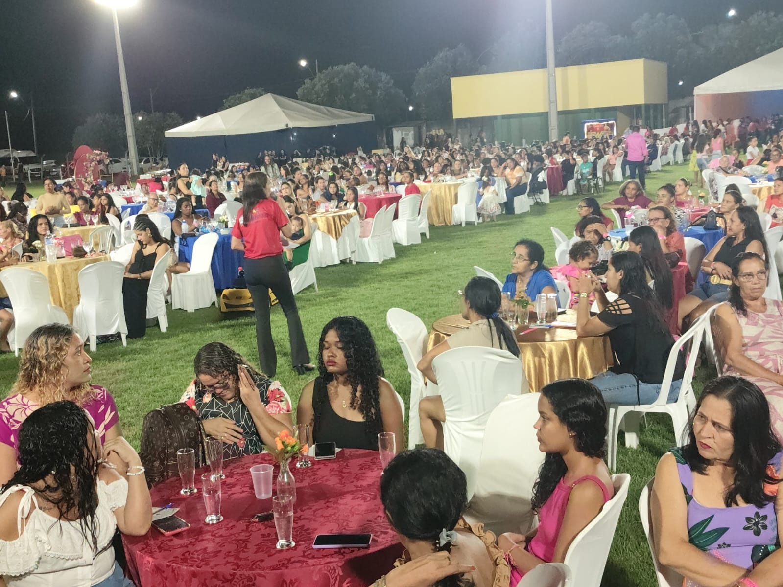 Marianópolis prepara mega celebração em homenagem ao Mês das Mães no Estádio Carneirão