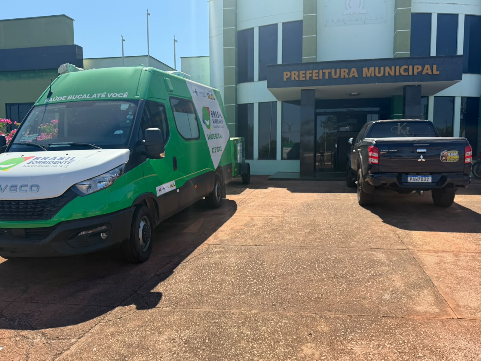 Unidade móvel odontológica do Brasil Sorridente é apresentada à população de Monte Santo