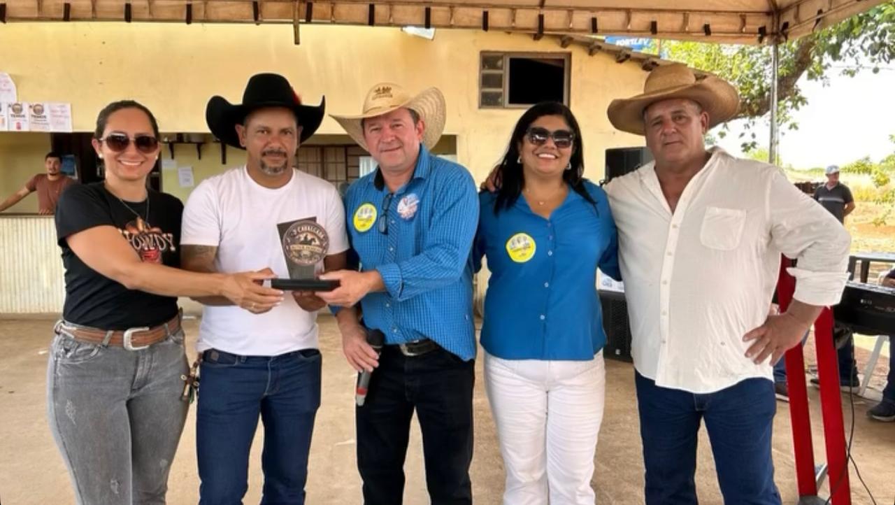 Cavalgada do Parque do Povo reúne participantes e valoriza a cultura sertaneja em Marianópolis