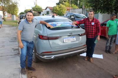 “Adesivaço” em Abreulândia: Manoel Moura cita avanços na Educação e a União política pela Reeleição