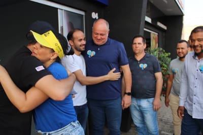 Em visita ao Comércio Prefeito e candidato a reeleição Flavão e Léia Mota se comprometem em Fortalecer Economia Local em Divinópolis do Tocantins