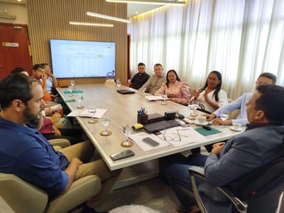 Prefeito Saulo Barbosa de Marianópolis e secretário Robson Campelo são recebidos pelo secretário da Educação e diretor da Energisa