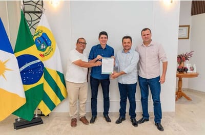 Prefeito de Caseara Marcos do Chico faz menção elogiosa a Morais durante assinatura de convênio: "experiência e referencia no Vale do Araguaia"