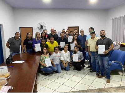 Prefeito Flavão, vice Leinha acompanhados e vereadores dão posse aos concursados para Agentes de Saúde