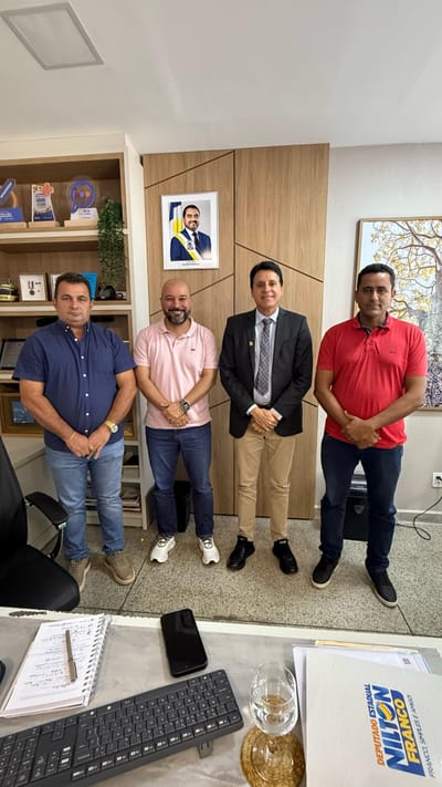 Prefeito de Abreulândia Manoel Moura e deputado Nilton Franco discutem melhorias para o Ensino na Secretaria Estadual de Educação