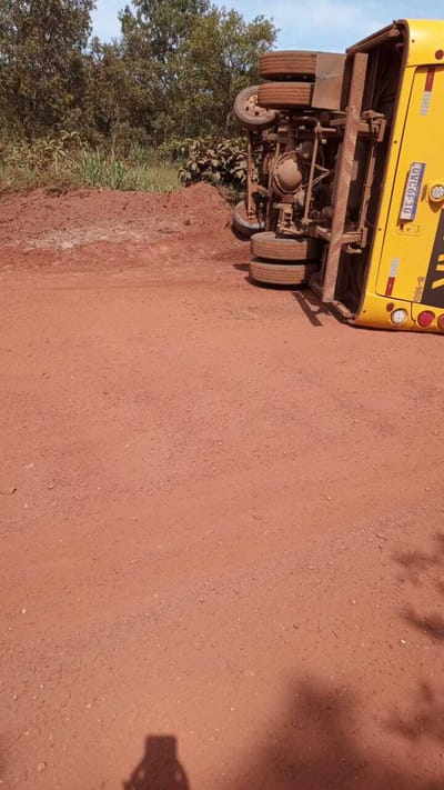 Presidente da Comissão de Educação Vereadora Ângela Maria divulga nota oficial sobre acidente com ônibus escolar em Divinópolis