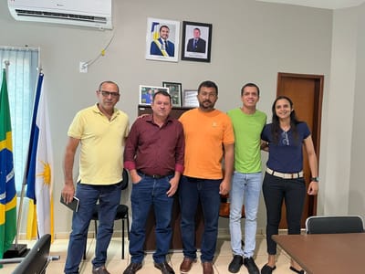 Prefeito de Marianópolis do Tocantins Saulo Barbosa recebe representantes de Araguacema para discutir parcerias no esporte