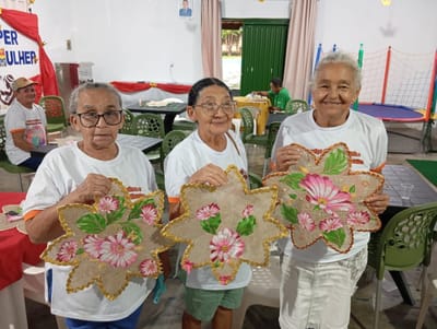 Idosos de Abreulândia participam de oficina de artesanato e criam sousplats personalizados