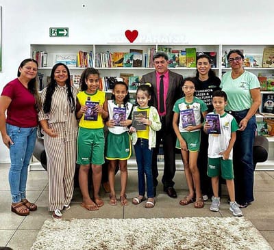 Toni Ferreira, ALD, participa do Cantinho da Leitura, com alunos da Escola Municipal Irmã Julita, em Paraíso