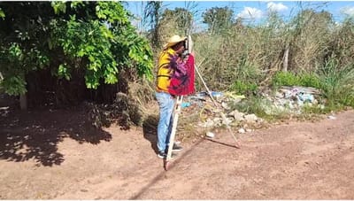 Topografia tecnica cientifica avança para reconstrução da Rua Marcilon Martins, no setor Fernandinho em Divinópolis