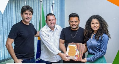 Parceria literária fortalece cultura e educação em Marianópolis com doação de livros da produtora CenaBerta