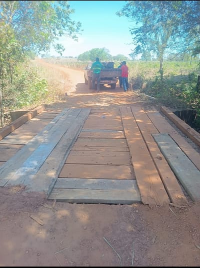 Monte Santo reconstrói ponte na região da Grota de Pedra e prefeita Nezita aponta segurança e desenvolvimento para a zona rural