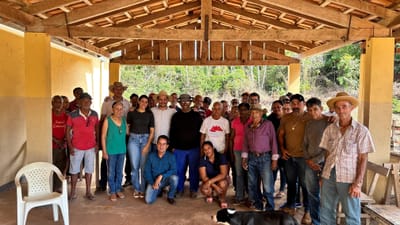 Prefeito Marcos do Chico e presidente da Câmara Suair Mariano ouvem reinvindicações de moradores do PA Buritirana, na zona rural de Caseara