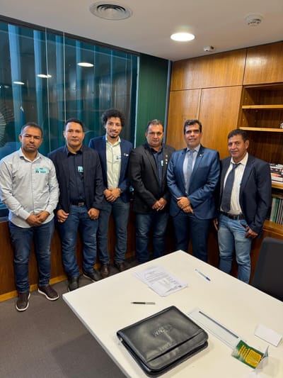 Prefeito Manoel Moura e aliados de Abreulândia são recebidos pelo deputado federal Ricardo Ayres em Brasília