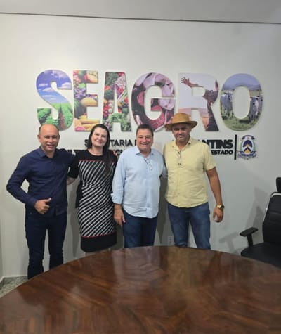 Vereadores Marcos da Valdecir e Divino da Calmi buscam reforço para agricultura de Caseara em reunião com o secretário estadual César Halum