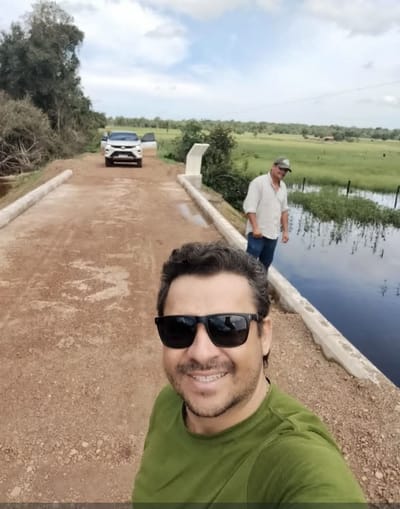 Prefeito Marcos do Chico realiza visita técnica à ponte sobre o córrego Santana no PA Buritirana
