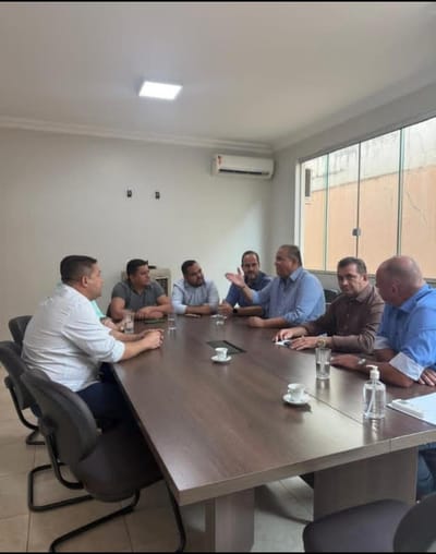 Prefeitos de Abreulândia e Divinópolis se reúnem com senador Eduardo Gomes em Palmas em busca de investimentos para o Vale do Araguaia