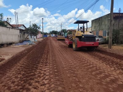 Pavimentação avança na Rua Araguaia e marca etapa de modernização em Divinópolis do Tocantins