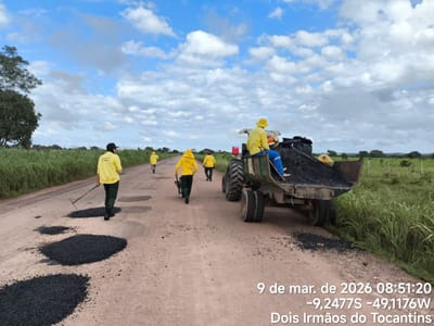 Equipes da Defesa Civil de Dois Irmãos promove Operação tapa-buracos na rodovia TO-348 que dá acesso à Araguacema