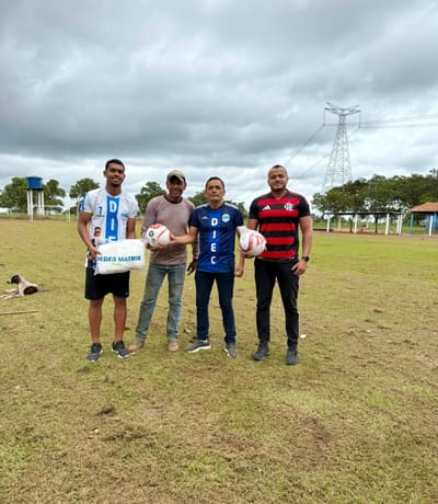 Prefeitura de Dois Irmãos do Tocantins entrega material esportivo para evento na zona rural