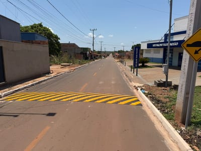 Prefeitura instala lombadas modulares na Rua Marcilon Martins após reivindicação de moradores